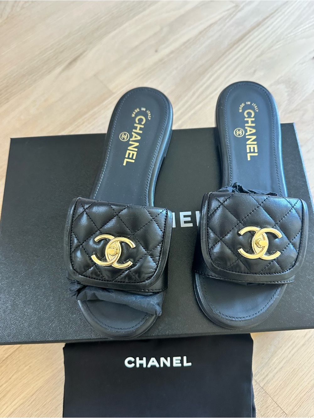 Chanel Turnlock Quilted Leather Sandals Slides Size 38 - Picture 4 of 8
